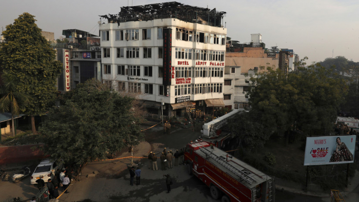  VIDEO  : Incendio en un hotel de Nueva Delhi se cobra la vida de al menos 17 personas