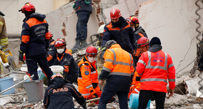   Asciende el número de muertos por el derrumbe de edificio en Estambul  