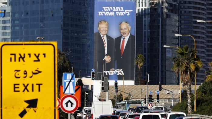   La Red se burla de Netanyahu por usar a Trump en sus carteles electorales  