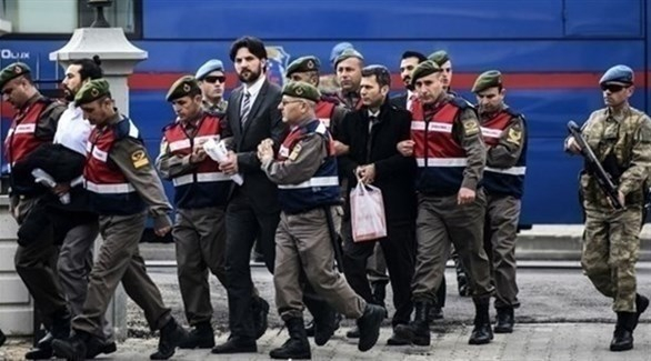 تركيا: اعتقال 295 جندياً لمزاعم صلتهم بغولن