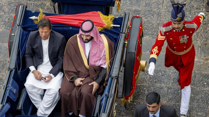   Bin Salman abre en Pakistán una gira asiática a golpe de talonario  