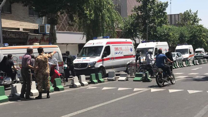 İranda polislərə hücum edildi:  Ölən və yaralı var  