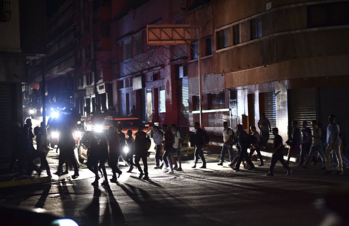 Gigantesque panne électrique:   le Venezuela dans le noir  