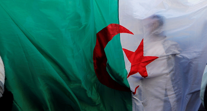 El primer ministro de Argelia comienza consultas para formar nuevo Gobierno