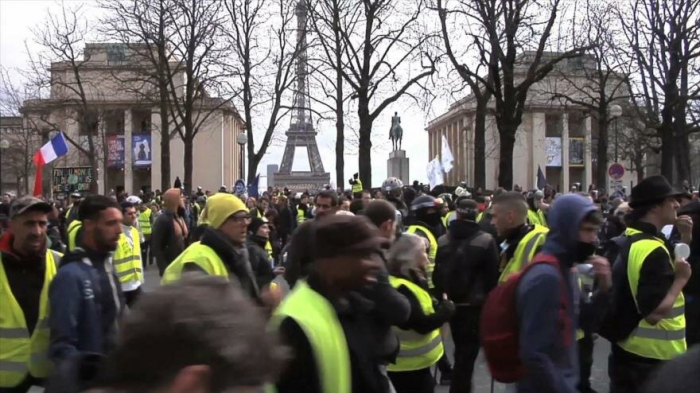     Chalecos amarillos     cumplen cuatro meses de marchas en Francia