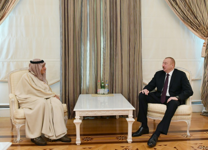   Ilham Aliyev recibe al presidente de la Junta Directiva del Centro Rey Faisal de Investigación y Estudios islámicos  