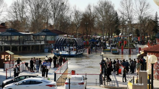 Iraq ferry sinking: 
