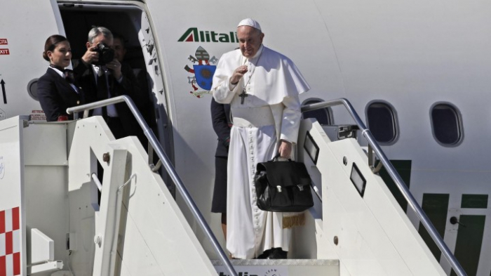 Papst besucht Muslime und Migranten