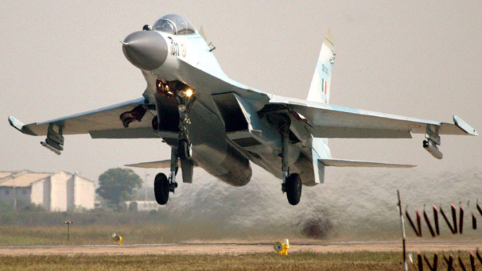 "Acción rápida y correcta": La India afirma que sus Su-30 esquivaron todos los misiles paquistaníes