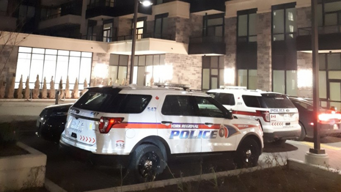     FOTOS:     El violento secuestro de un estudiante chino con una pistola eléctrica alarma a la Policía de Canadá