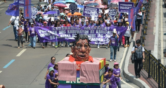 Thousands march in Philippines against Duterte