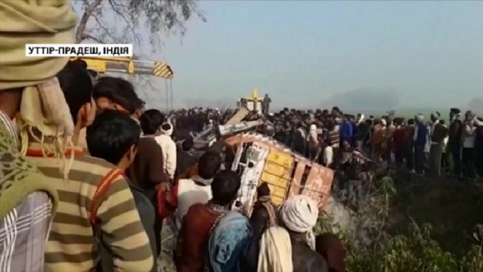 Hindistanda avtobus qəzası:  8 ölü, 30 yaralı 