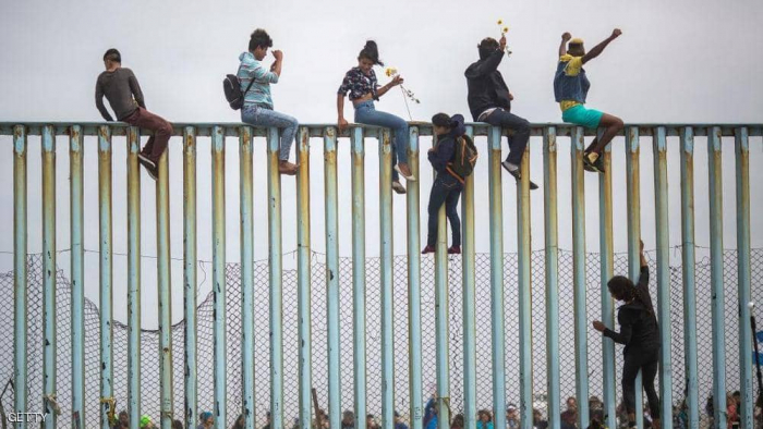 رغم إجراءات ترامب.. رقم قياسي للمهاجرين عبر الحدود