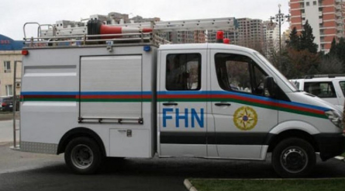 FHN çarpayıdan yıxılan xəstənin köməyinə çatdı