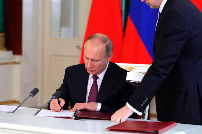    Putin orta mənzilli raketlər müqaviləsinin icrasını dayandırdı   
   