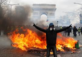 Violence returns as France