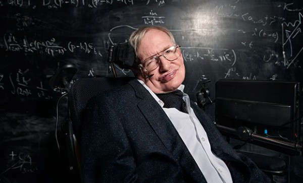 Stephen Hawking "mal soigné" par une "fausse" infirmière