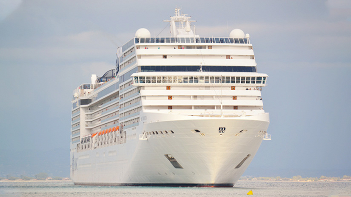  VIDEO : Una ráfaga de viento "extrema" genera caos en un crucero y deja varios heridos