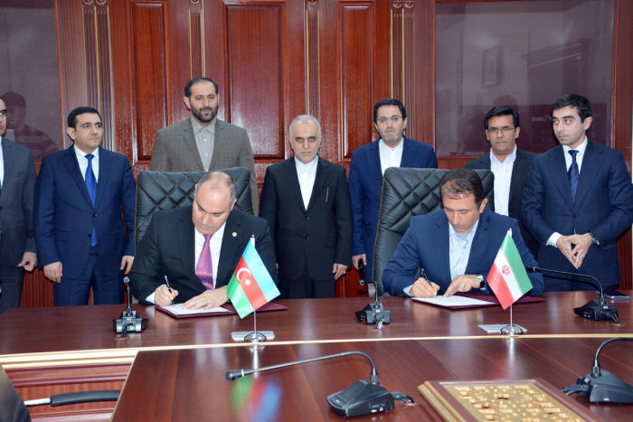 Azərbaycan və İranın gömrük orqanları arasında protokol imzalanıb