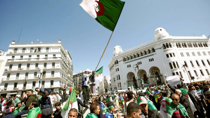 Nouvelle manifestation à Alger pour le départ de Bouteflika