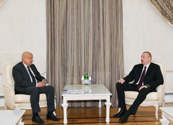   Ilham Aliyev recibe al Director General de la ISESCO  