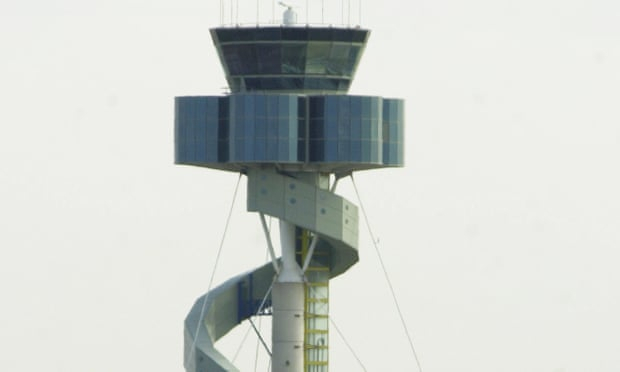 Sydney airport flights resume after air traffic control tower evacuation causes delays