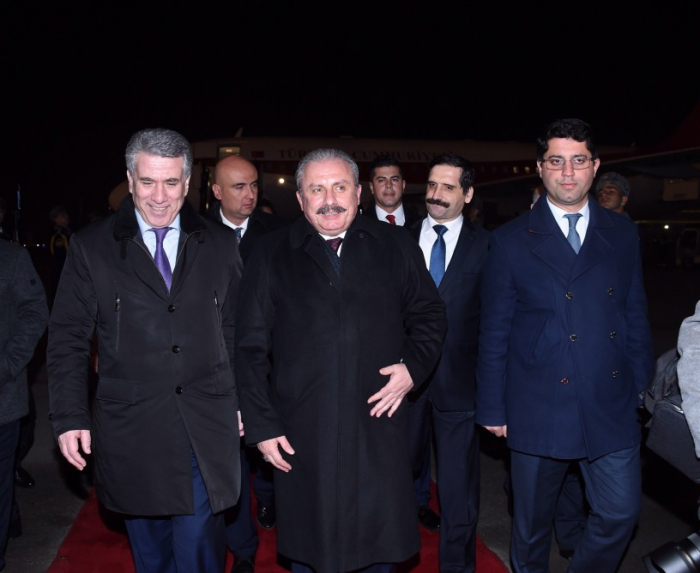   رئيس مجلس الأمة التركي الكبير يصل الى اذربيجان  