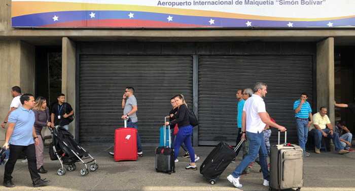   Principal aeropuerto de Venezuela funciona con demoras por apagón general  