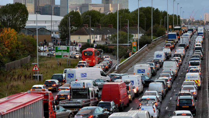   Londres instaure un péage urbain pour les véhicules les plus polluants  