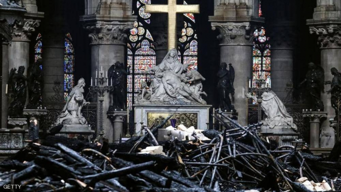 بالصور.. "ما التهمته النيران" في كاتدرائية نوتردام