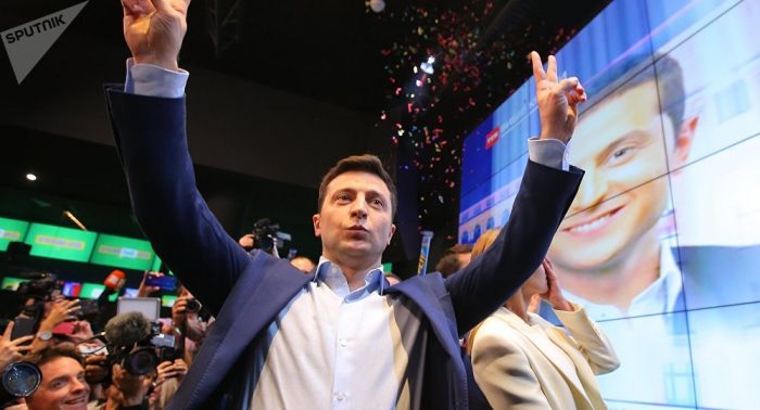   Ukraine:  le comédien Zelensky largement élu président 