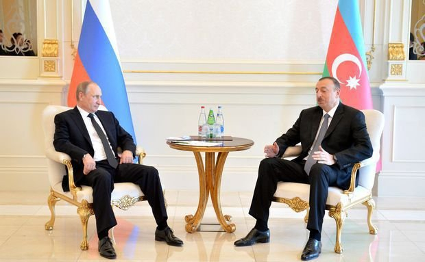  Presidente Aliyev aborda el conflicto de Karabaj con Putin 