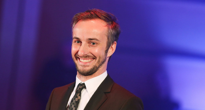   Böhmermann verklagt Merkel wegen Kritik an Erdogan-„Schmähgedicht”  