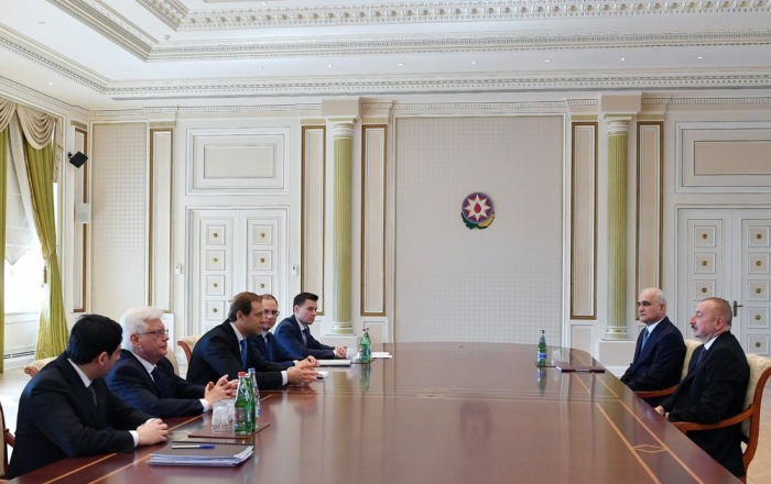  Presidente Ilham Aliyev recibe al ministro de Industria y Comercio de Rusia-  Actualizado  