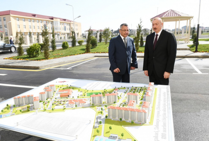 Prezident məcburi köçkünlər üçün tikilən yaşayış kompleksinin açılışında -  Yenilənib( FOTOLAR)  