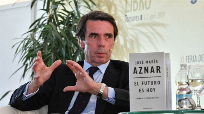 Aznar urge a detener ‘golpe de Estado’ catalán para salvar España