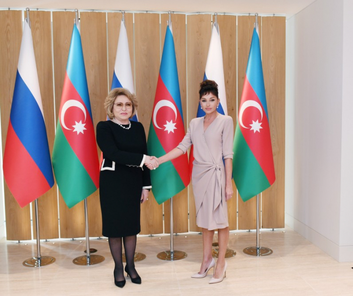   Erste Vizepräsidentin Mehriban Aliyeva trifft Valentina Matviyenko  
