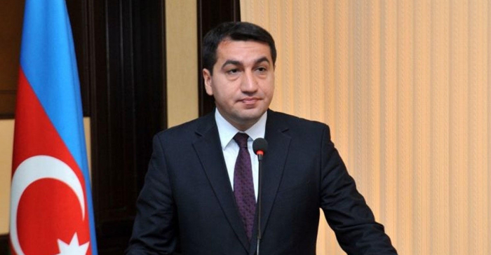  Hikmet Hajiyev: "Ein Gürtel, eine Straße" bietet große Chancen für die Annäherung von China und Aserbaidschan. 