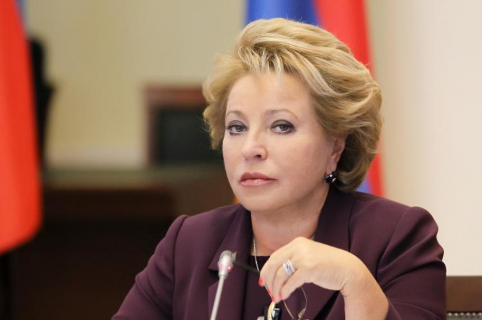   Ilham Aliyev zeichnet Valentina Ivanovna Matviyenko mit dem Orden der Freundschaft aus  