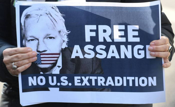 Ecuador acusa a Assange de instalar un “centro de espionaje” en su embajada en Reino Unido