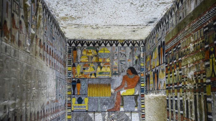  Egyptian archaeologists unveil 4,400yo tomb with spectacular paintings-  VIDEO  