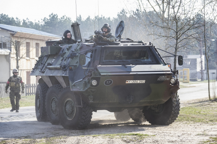  Vorbereitung auf Litauen: Panzerpioniere sprengen Gebäude auf 