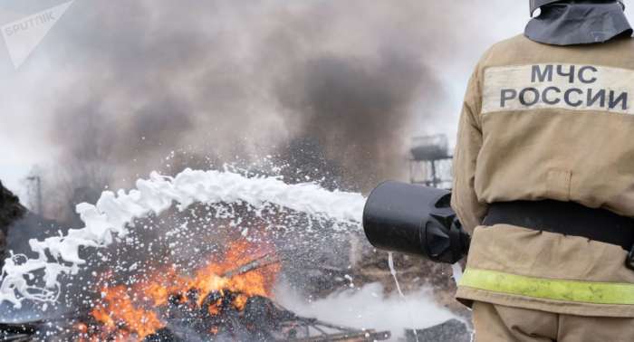   Los bomberos sofocan incendios forestales en 14 localidades en el este de Rusia  