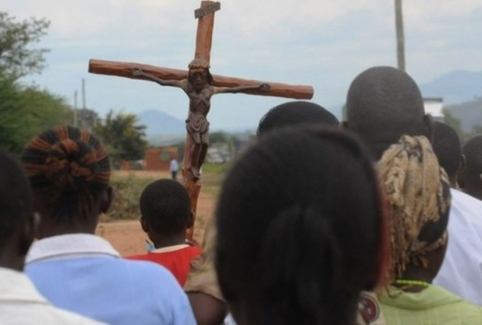Au Nigeria, un policier fonce sur une procession de Pâques :   10 tués, 30 blessés  