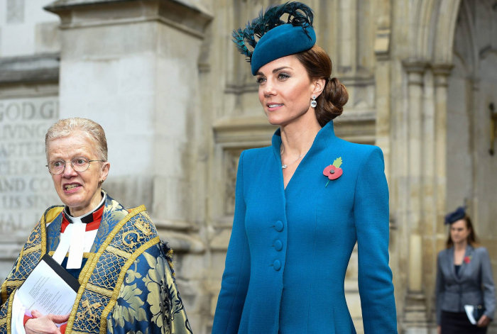 Isabel II premia a Kate Middleton por su papel en la casa real británica