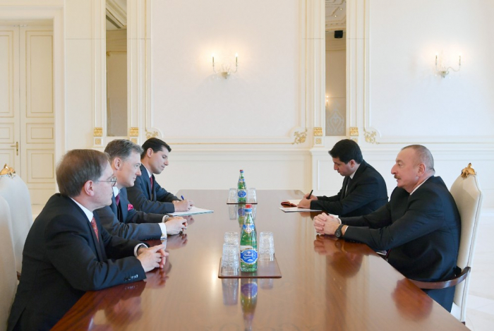   Präsident Ilham Aliyev empfängt Berater vom stellvertretenden US- Sekretär  
