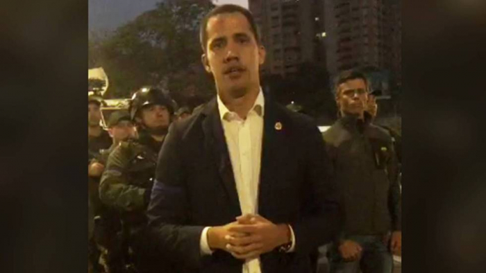     URGENTE:     Guaidó convoca a los militares y al pueblo tras liberar de su arresto a Leopoldo López    