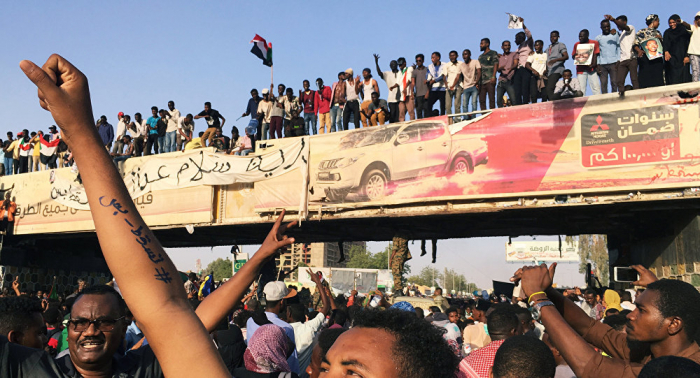 الخارجية الفرنسية تدعو للاستماع لصوت الشعب السوداني وتجنب العنف