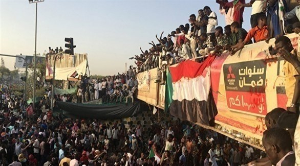 مصادر: الجيش السوداني يعلن الاستيلاء على السلطة.. وأنباء عن اعتقال البشير