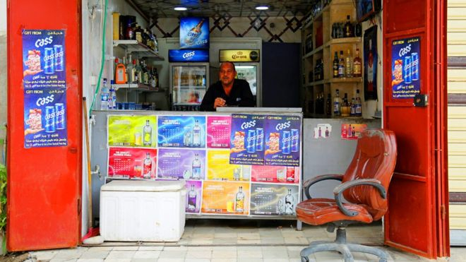 محلات بيع الخمور تعود للموصل بعد مرور قرابة عامين على طرد تنظيم الدولة الإسلامية